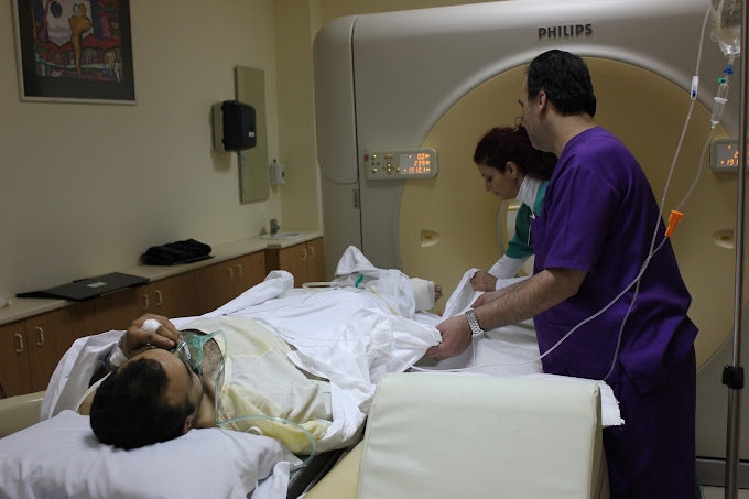 الحروق تلتهم أجساد العشرات مع القصف والتفجيرات