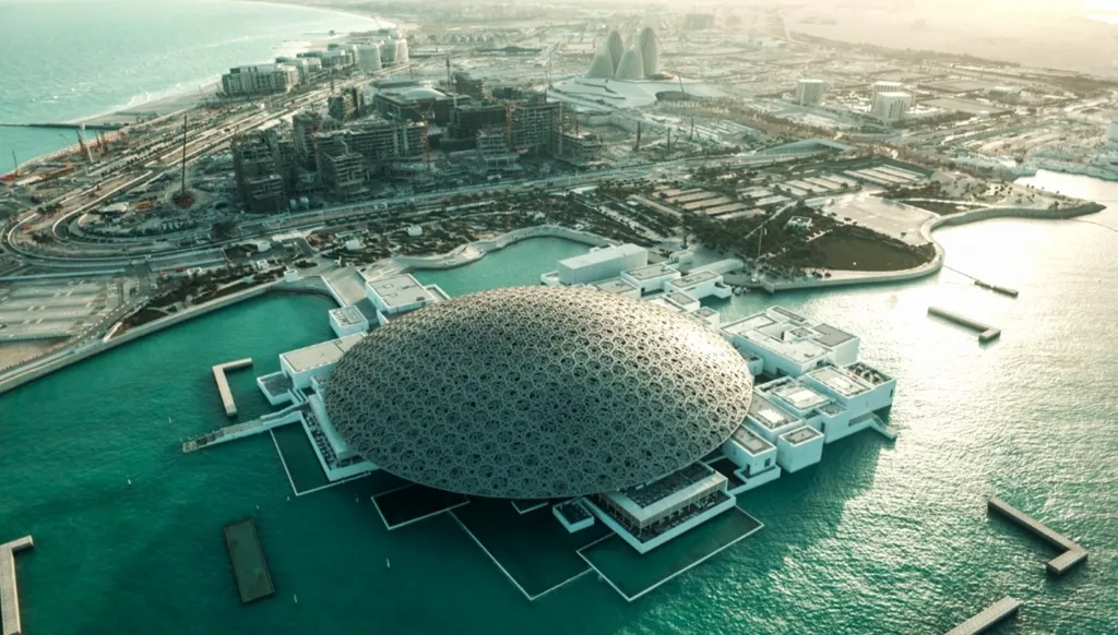 استثمار الإمارات في الثقافة يعزّز القوة الناعمة واقتصاد المستقبل