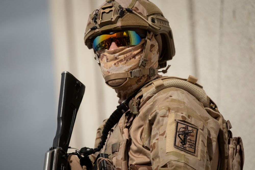 عنصر من الحرس الثوري الايراني. (أف ب)