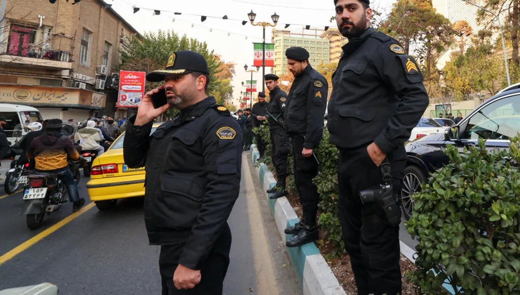 مقتل ثلاثة رجال شرطة بهجوم في إيران