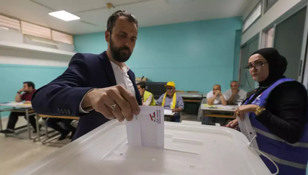 Le report des élections libanaises pourrait-il remodeler le pays ?