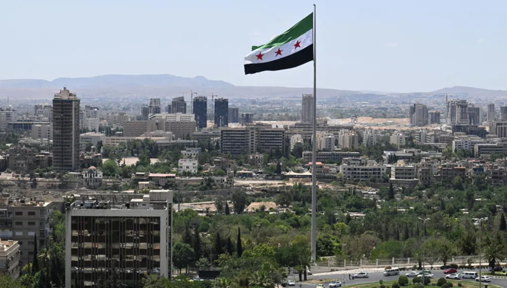 الاستغناء عن دبلوماسيين أميركيين وسط جهود سياسية مؤيدة لدمشق