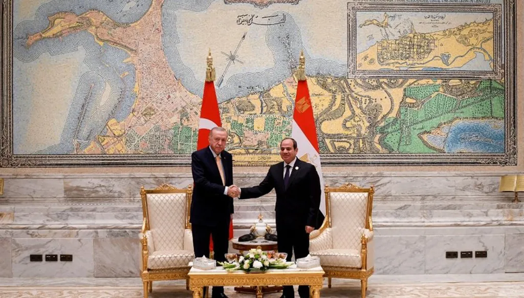 "إخوان" ضد القصر!