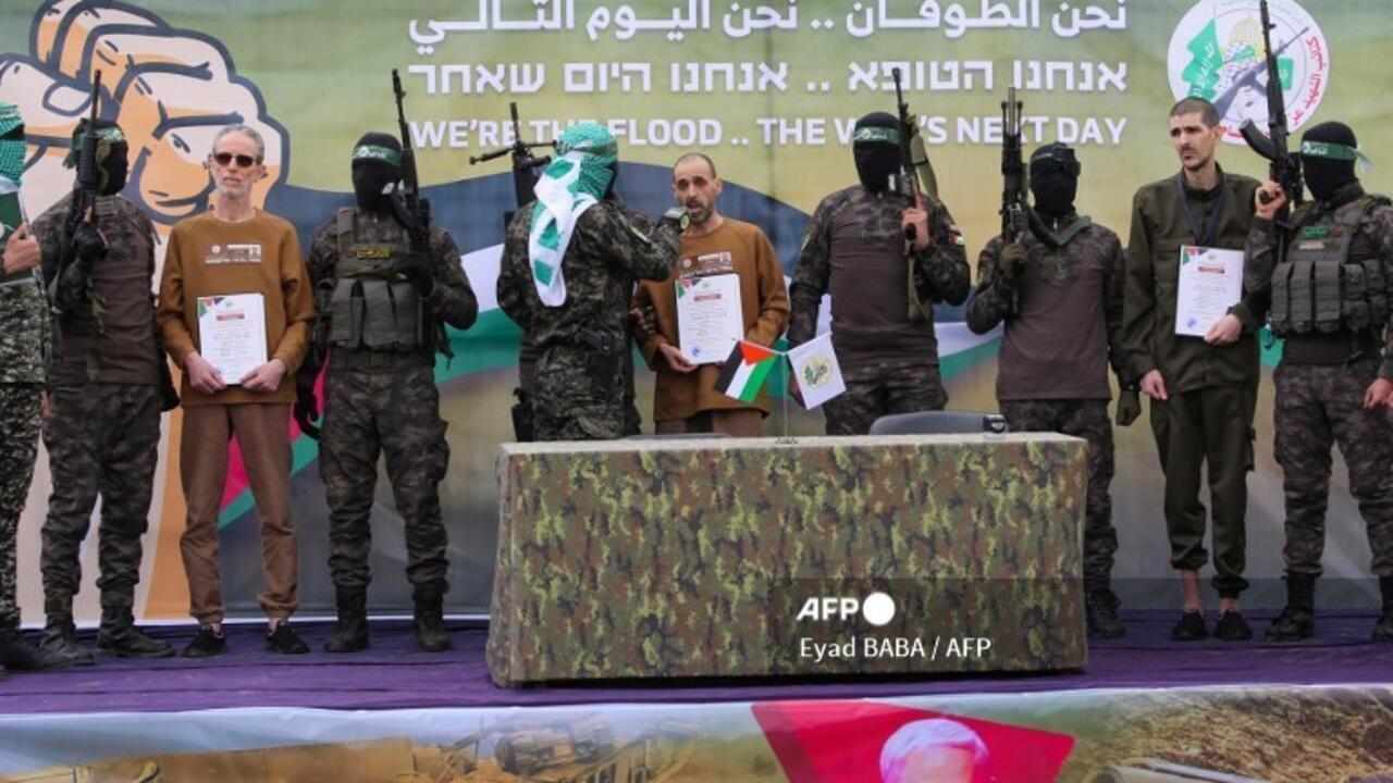 جانب من تسليم رهائن إسرائيليين في غزة (أرشيفية)