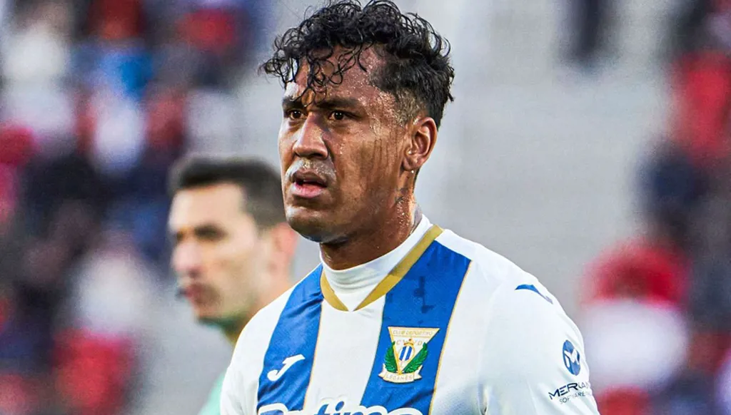 الوصل يتعاقد مع الدولي البيروفي ريناتو تابيا
