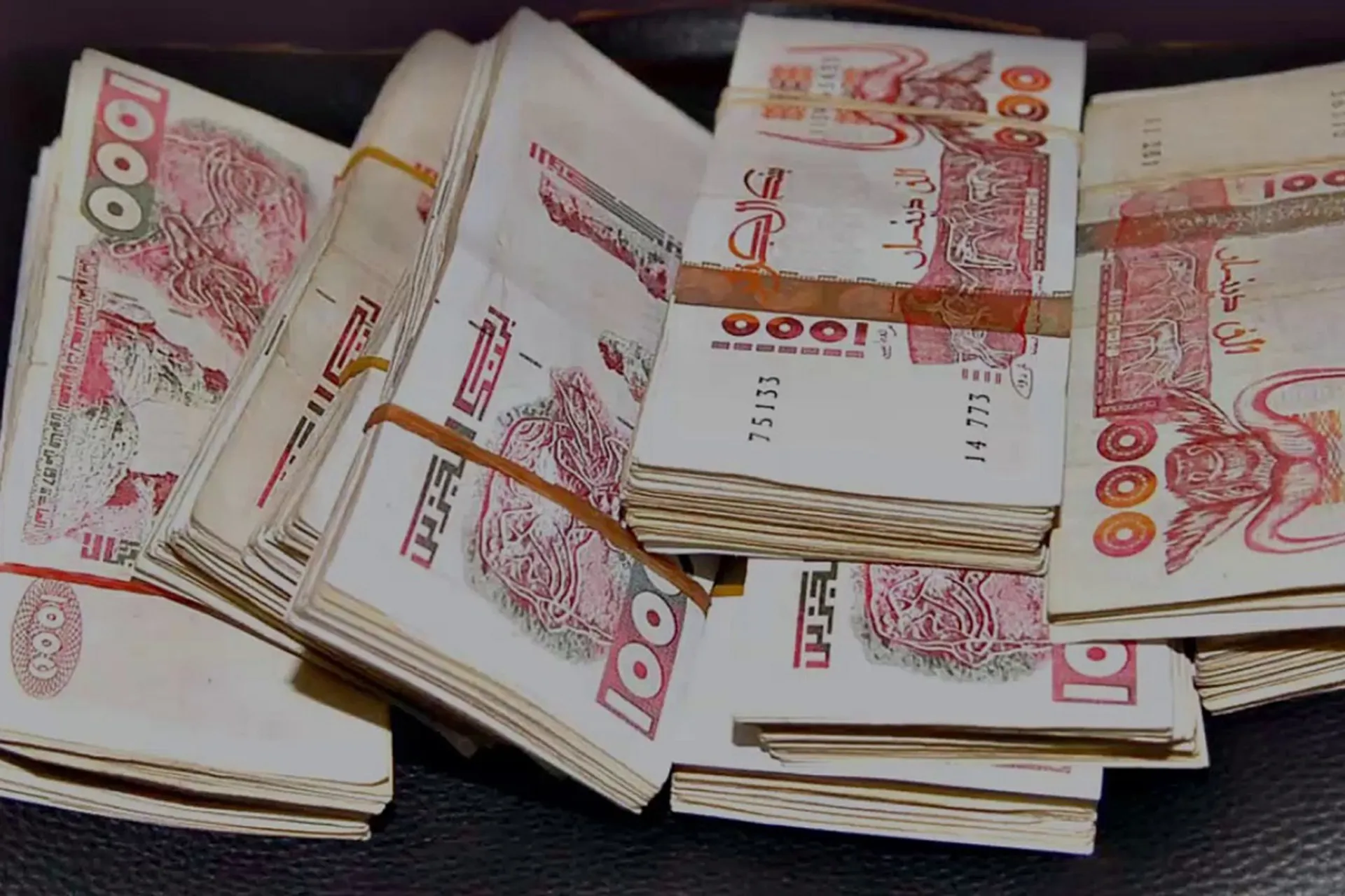 عملة جزائرية (أرشيفية)