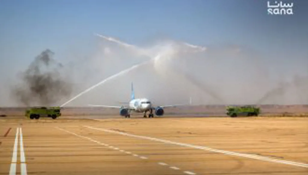 مطار دير الزور يستقبل أولى رحلات طيران الجزيرة ‏القادمة من الكويت (سانا). 