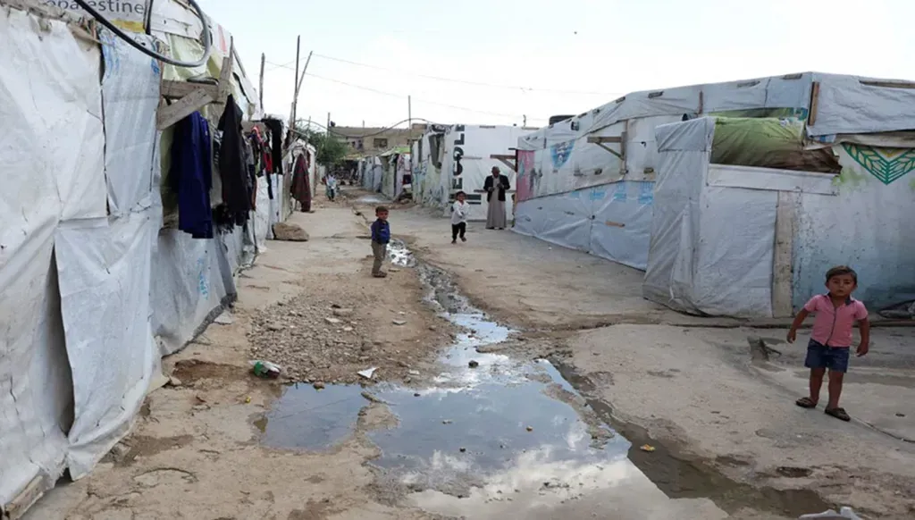 إزالة مخيمات السوريين على ضفاف الليطاني... ولا معايير واضحة لتحديد أوضاعها القانونية