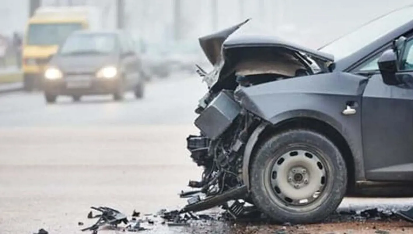 حادث سير مروّع يخطف أباً وأطفاله الأربعة