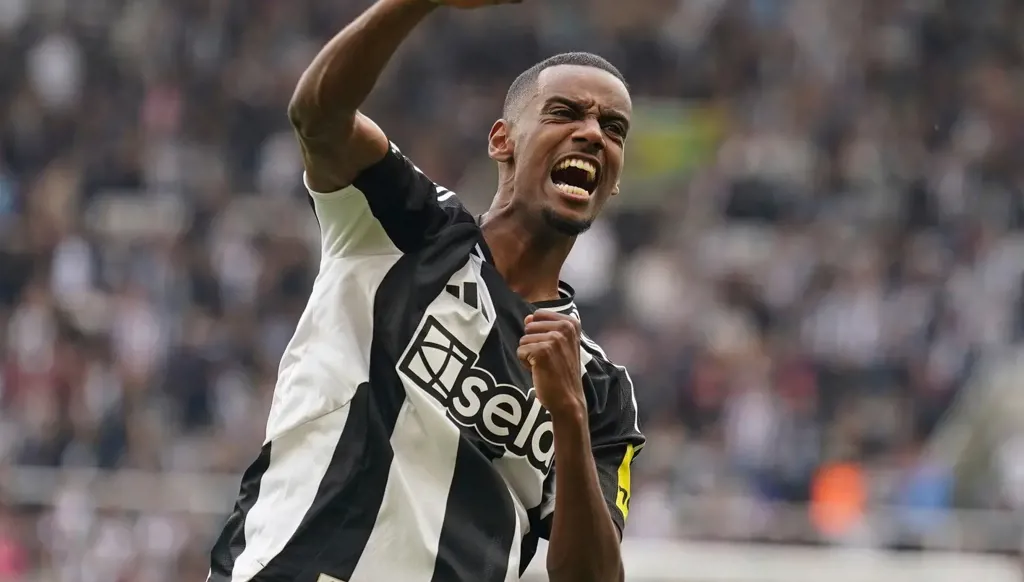 مدرب نيوكاسل يتمسّك بأيزاك ويؤكد: المستقبل لا يعنيني الآن