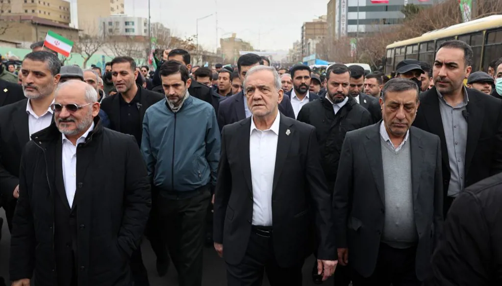 اعتقالات سياسية بعد قمع الاحتجاجات تعقّد المشهد في إيران