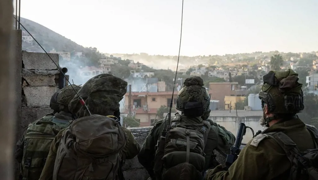 Des frappes aériennes israéliennes touchent des ponts dans le sud du Liban, un journaliste blessé