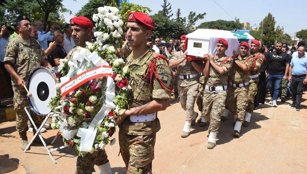 أعلام الجيش في المهرجانات