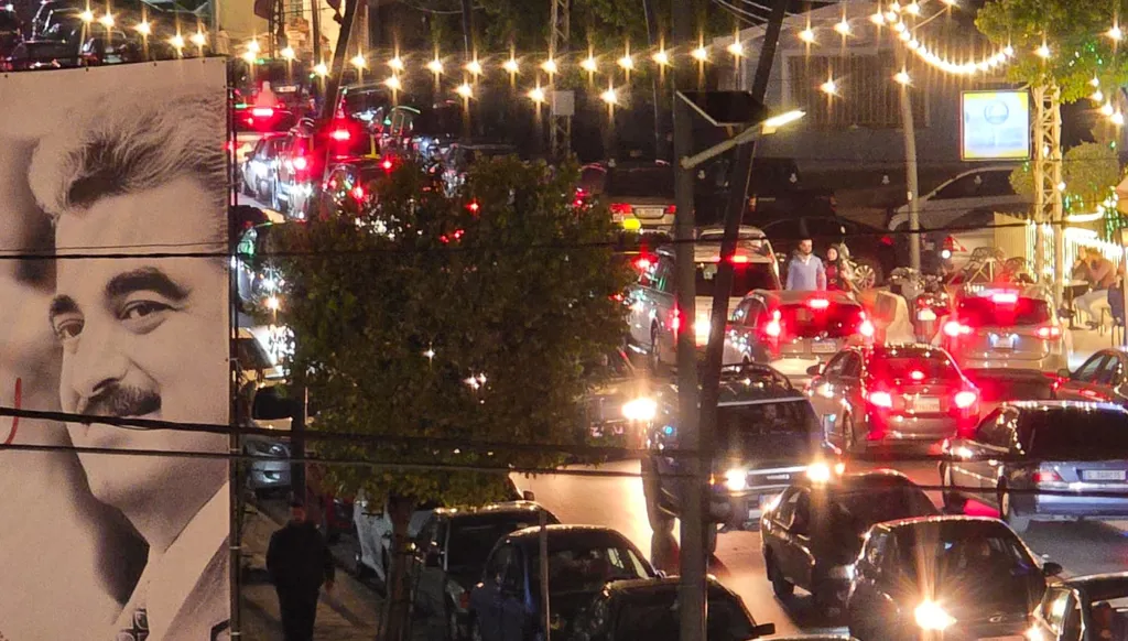 ليالي رمضان في صيدا: زحمة ناس وأضواء وأمنيات (فيديو وصور)