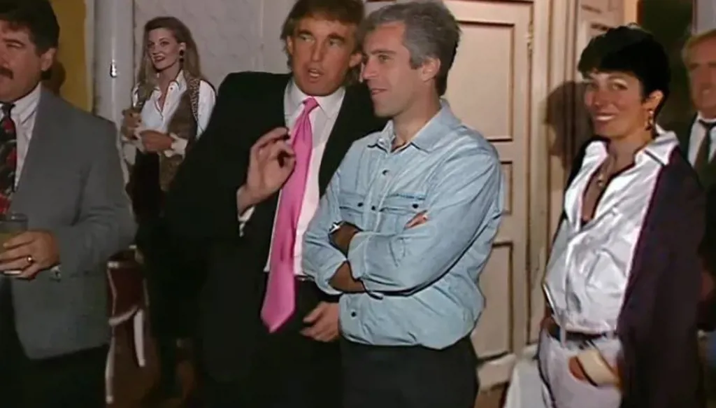 انشقاقات جمهورية و"خدعة ديموقراطية"... ترامب يغيّر موقفه ويفتح باب تسريبات إبستين