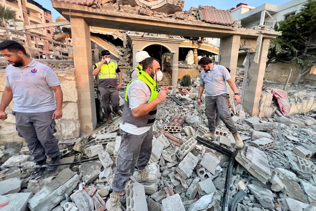 مكان الغارة في طيردبا (ـحمد منتش).