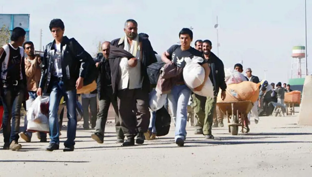 تغيير جوهري في السياسة الإيرانية حيال المهاجرين الأفغان... طرد أكثر من مليون خلال عام