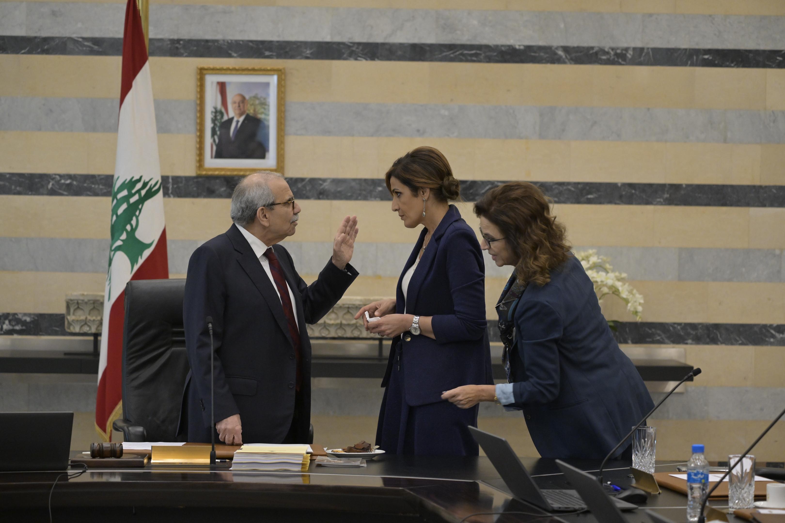 052d8bf69aea44949a0246de9183d877_155915.