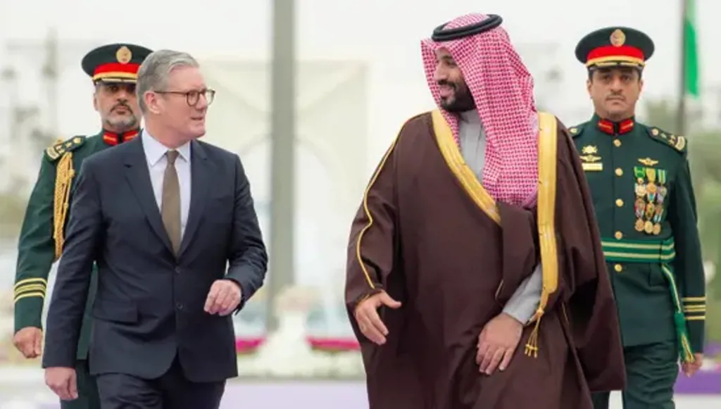 ولي العهد السعودي ورئيس الوزراء البريطاني بحثا تداعيات العمليات العسكرية الإسرائيلية ضد إيران