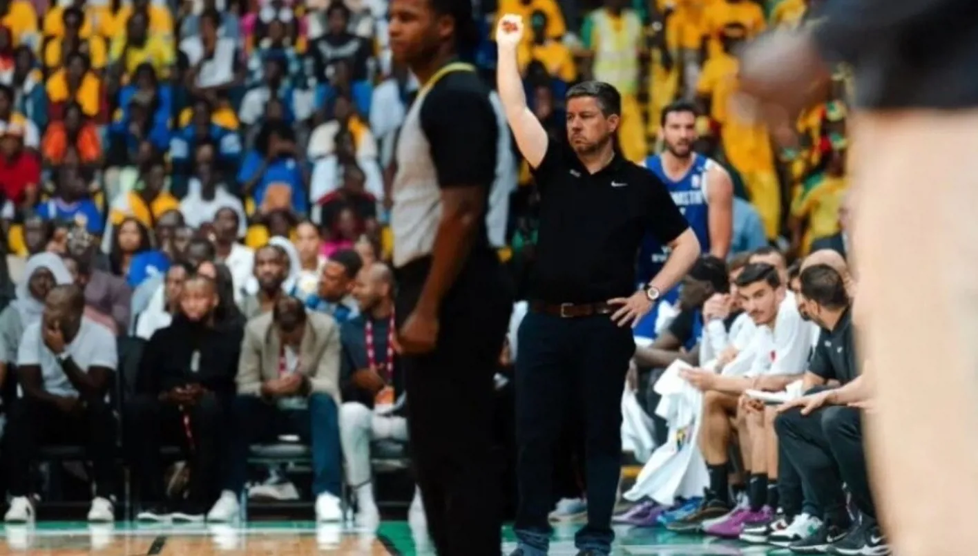 مدرب أوروبي يعلن إسلامه في تونس (فيديو)