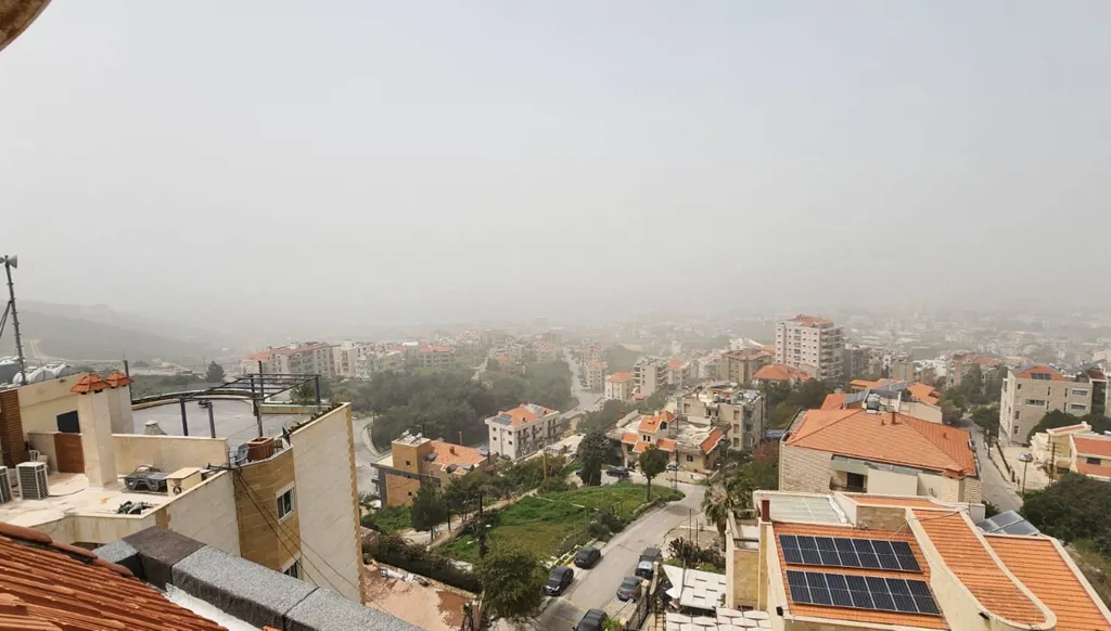 غبار وطقس متقلّب وانخفاض في درجات الحرارة... ماذا في الأيام المقبلة؟