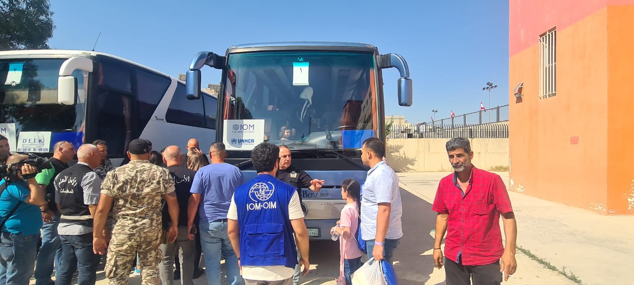 العودة الطوعية للسوريين (النهار).
