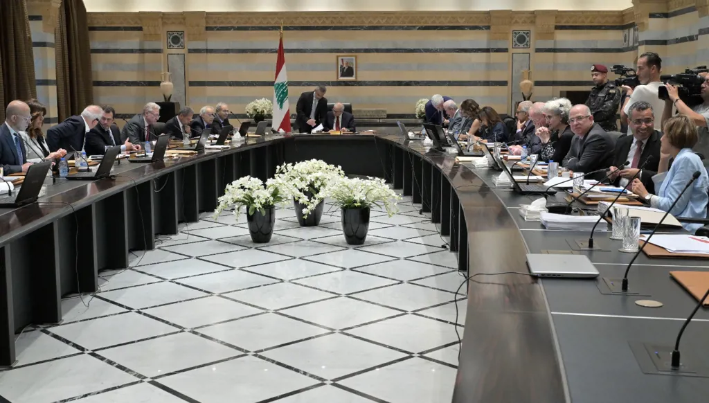 بالصور- جلسة لمجلس الوزراء في السراي الحكومي... وعلى اللائحة 15 بنداً