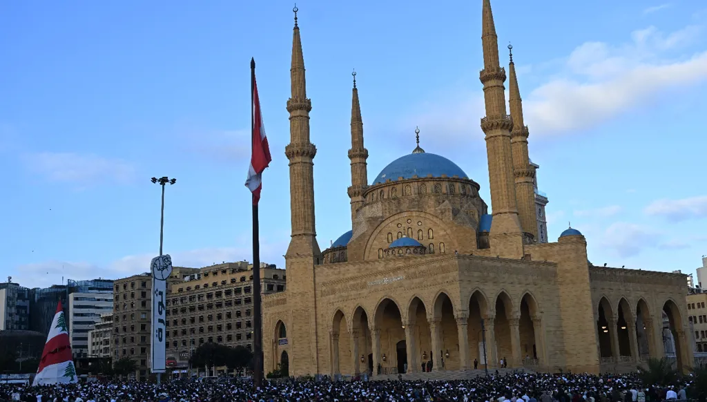 خطب الفطر في بيروت والمناطق... دعوات إلى نبذ التفرقة وطي صفحة الماضي