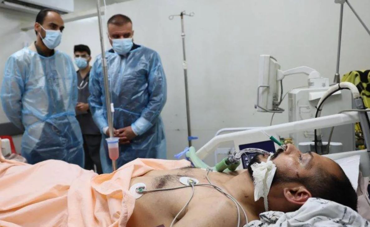 وزير الداخلية العراقي عبد الأمير الشمري زار المهندس بشير خالد قبل إعلان وفاته (وزارة الداخلية العراقية)