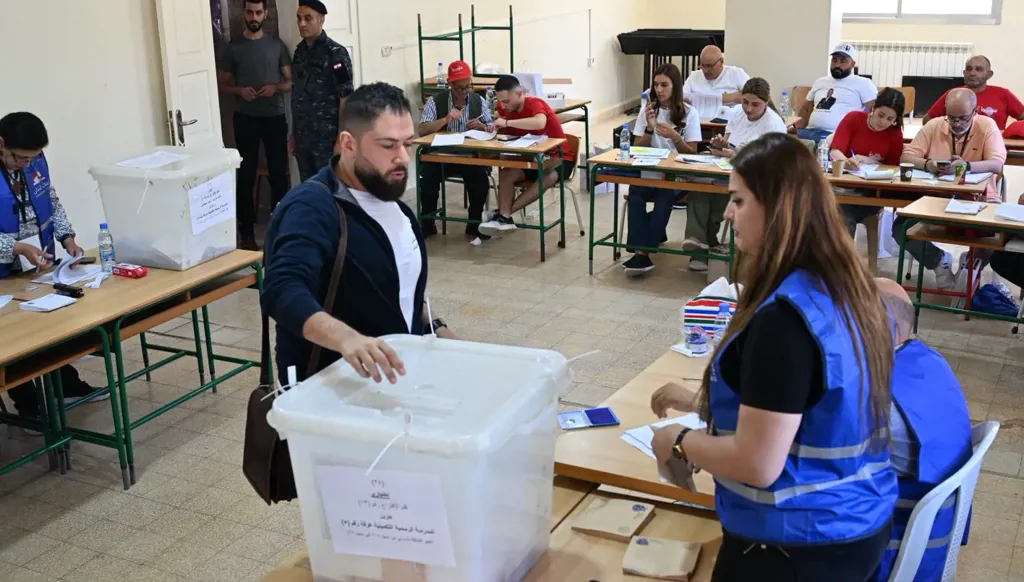 جبران باسيل يحتفل بالنصر في جزين قبل صدور نتائج الانتخابات  (فيديو)