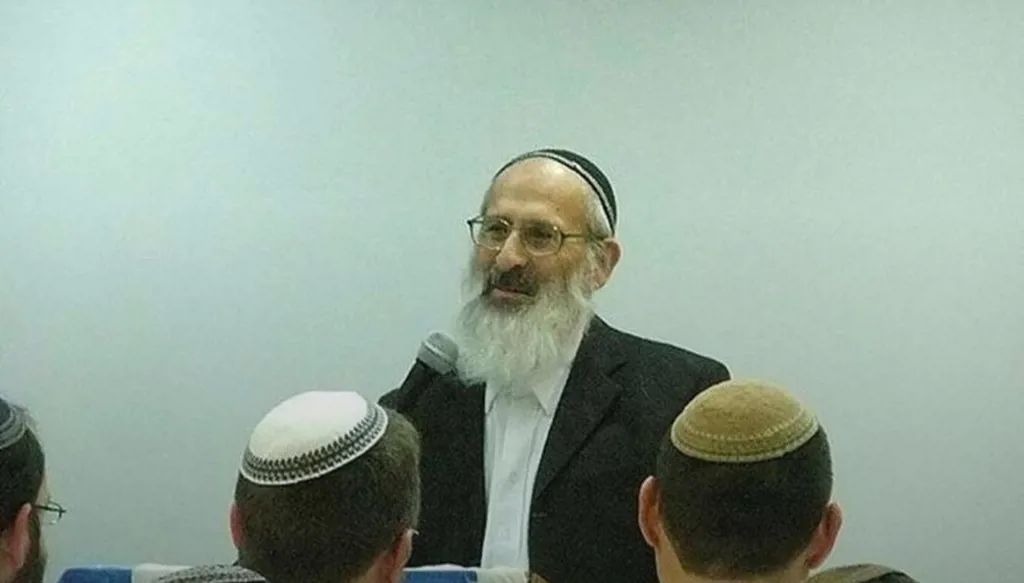 "خالفوا الاوامر العسكرية"... صحيفة اسرائيلية: الجيش يُدخل الحاخام شلومو أفينير إلى سوريا