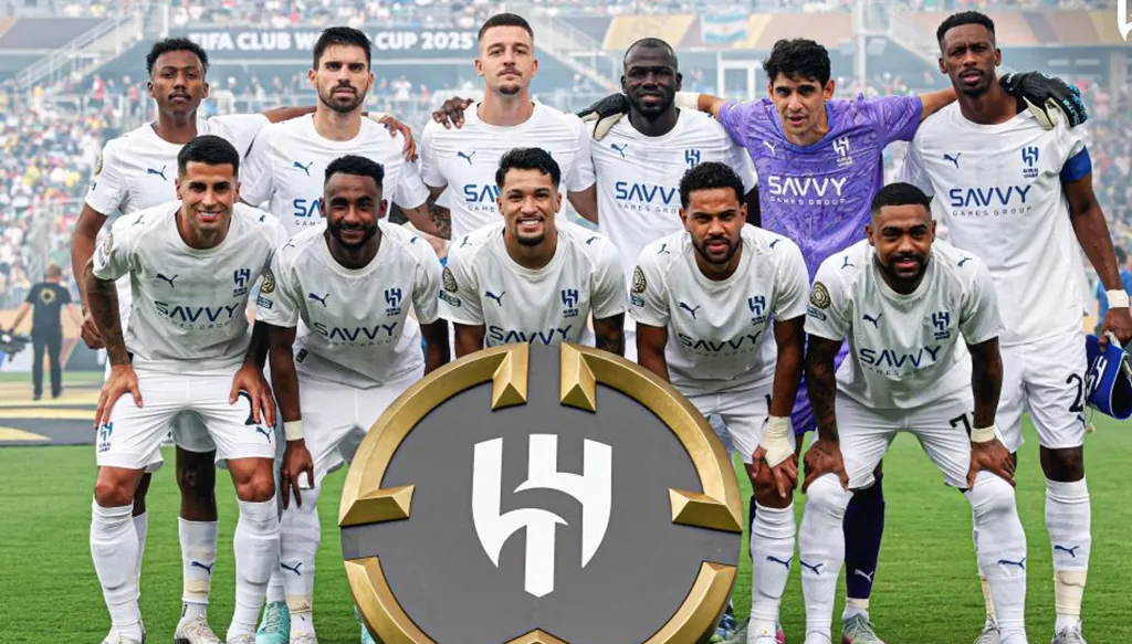 الهلال يطارد نجم ليفربول لتعويض صفقة أوسيمين