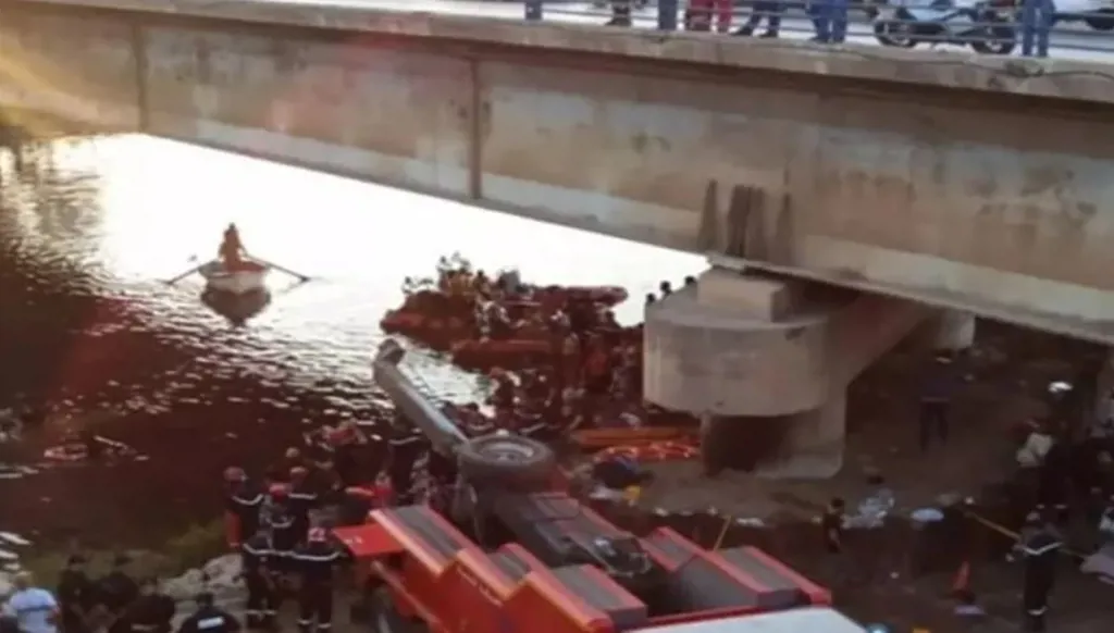 الجزائر في حداد وطني بعد مقتل 18 شخصاً بحادث مأسوي