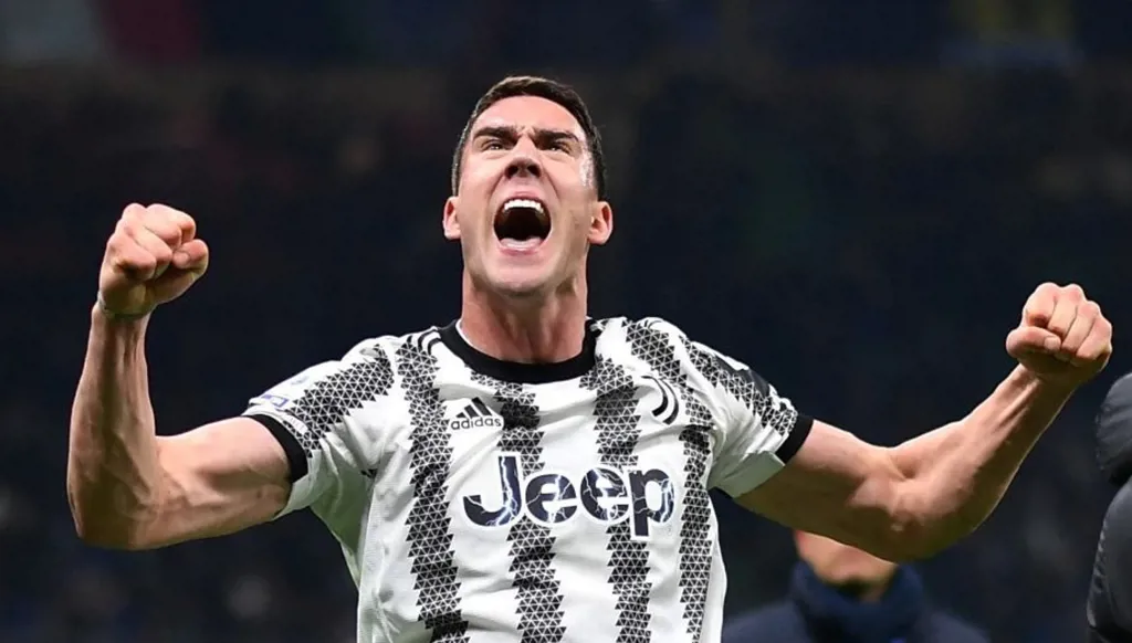 أسطورة ميلان يطالب أليغري بحسم صفقة فلاهوفيتش