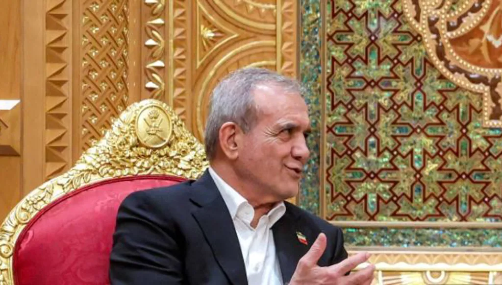 الرئيس الإيراني يدين "العدوان" الأميركي بعد الضربات على منشآت نووية