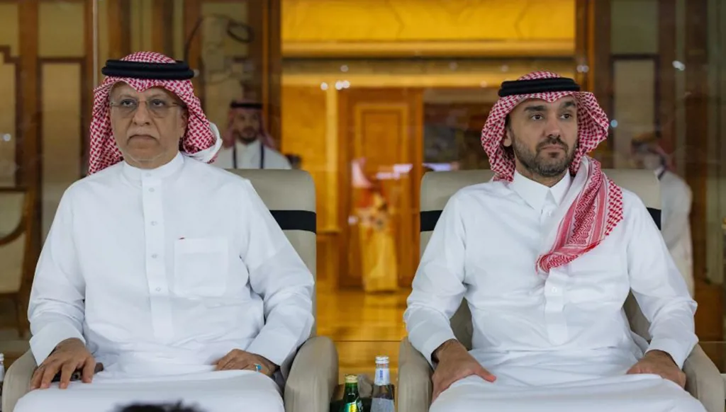 وزير الرياضة يحفز الأندية السعودية بمكافآت ضخمة للتألق آسيوياً