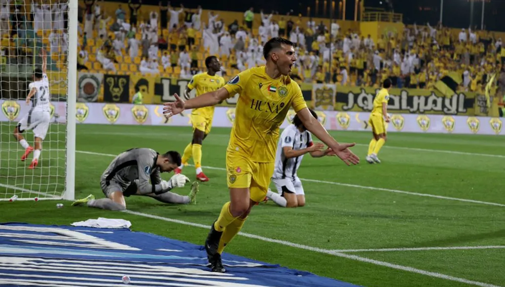 الوصل يتخطى الجزيرة ويقترب من نهائي كأس الرابطة الإماراتية