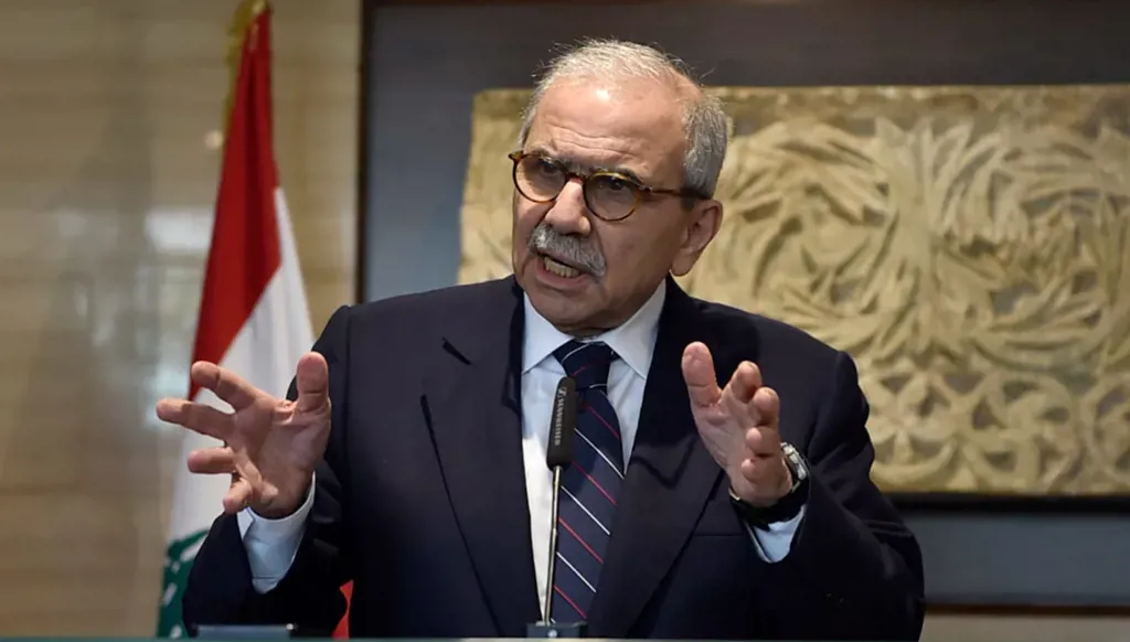 نواف سلام لـ"نيويورك تايمز": إسرائيل تتذرع بنزع سلاح حزب الله والحزب يتمسك به