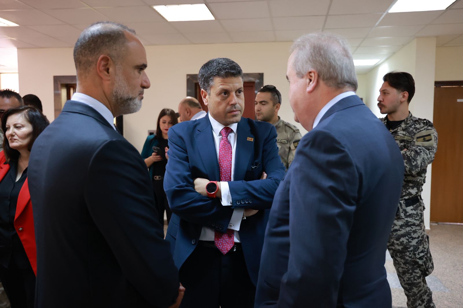 جولة وزارية في مرفأ بيروت للاطلاع على الماسحات الضوئية الجديدة (مواقع)