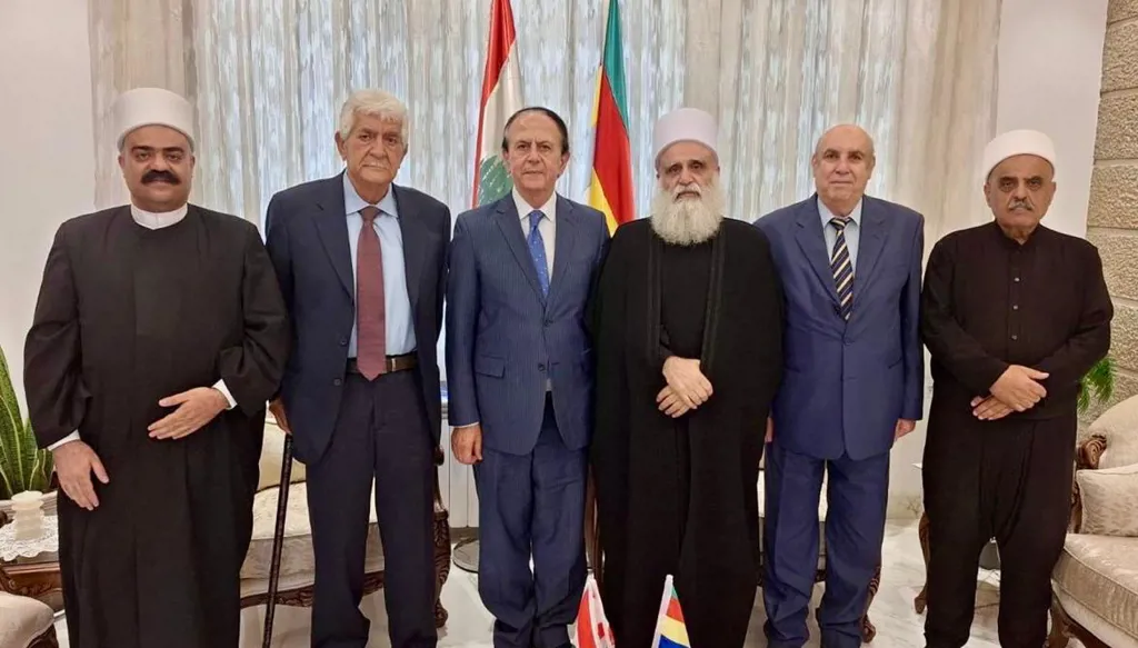 شيخ العقل يتصل بسلام وينوه بالخطوات الادارية للحكومة