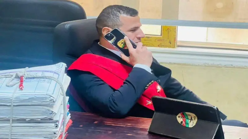 الشاب الذي انتحل صفة القاضي في مصر (فيسبوك)