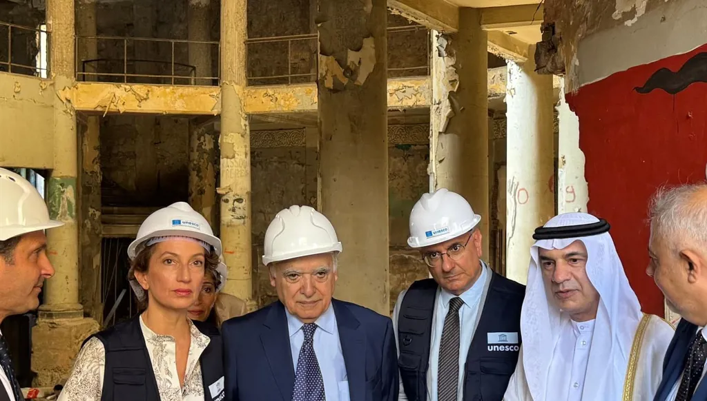 حاكم الشارقة يدعم إعادة تأهيل مسرح بيروت الكبير