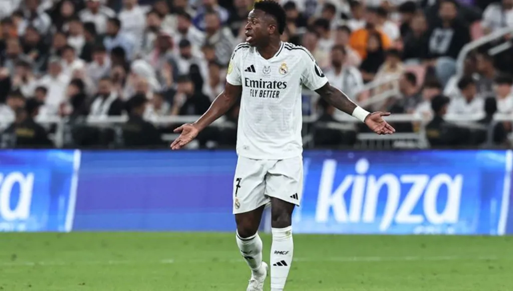 فينيسيوس جونيور يخطط لدخول عالم ملاك الأندية