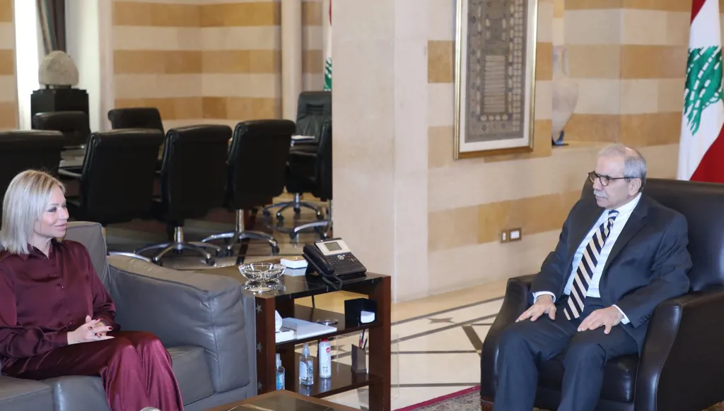 رصد الدفعة الأولى من التعيينات بمعيار "الإصلاح" لبنان لم يتبلّغ أي طلب أميركي لمفاوضات مباشرة