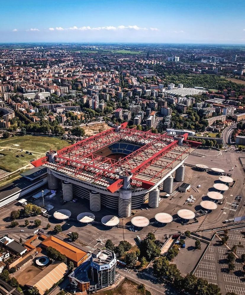 ملعب سان سيرو. (وكالات)