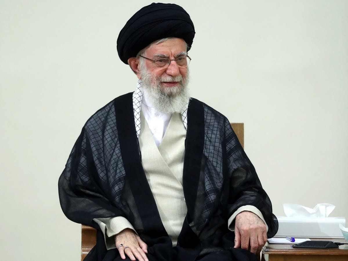  آية الله علي خامنئي (أرشيفية)