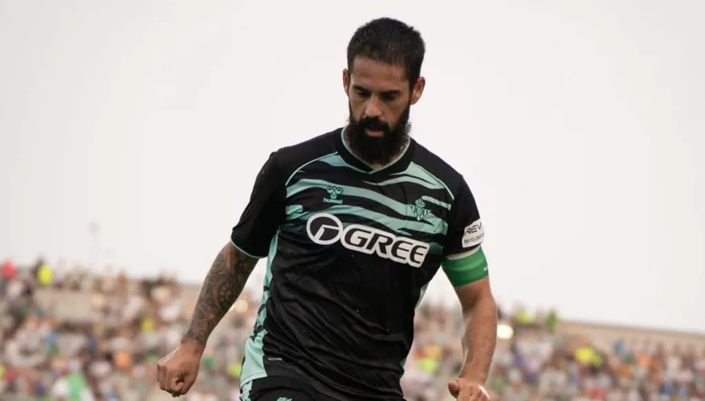 بيتيس يتلقى ضربة موجعة بعد إصابة إيسكو قبل الموسم الجديد