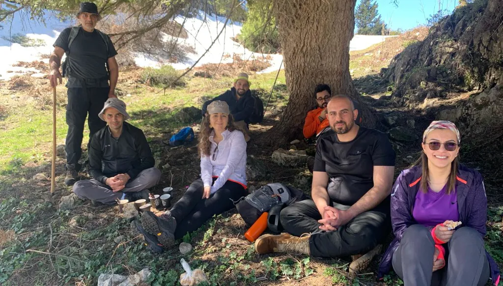 أدلاء جبليون في عكار شمال لبنان يستكشفون طبيعتها الساحرة  (فيديو وصور)