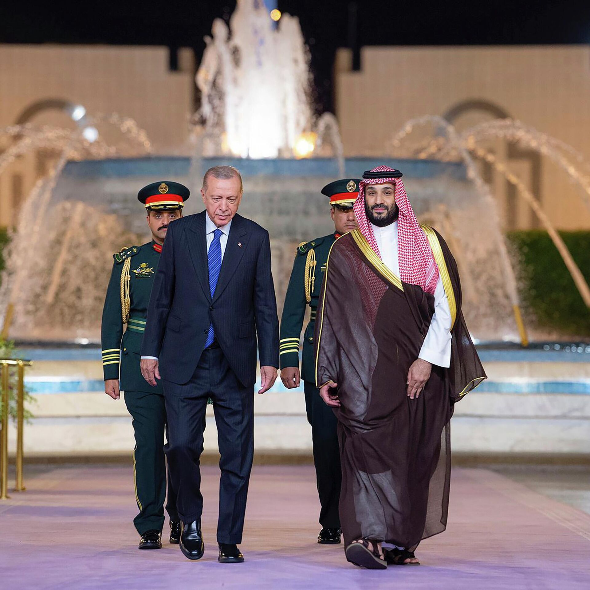 أردوغان وبن سلمان خلال لقاء سابق (أرشيفية)