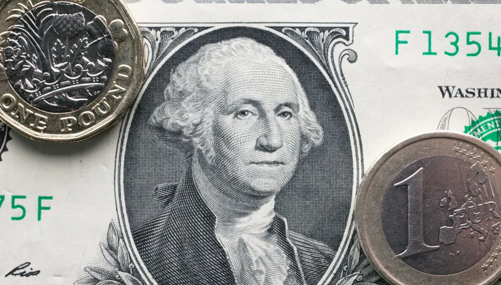 الإبحار خارج ميناء الدولار!!